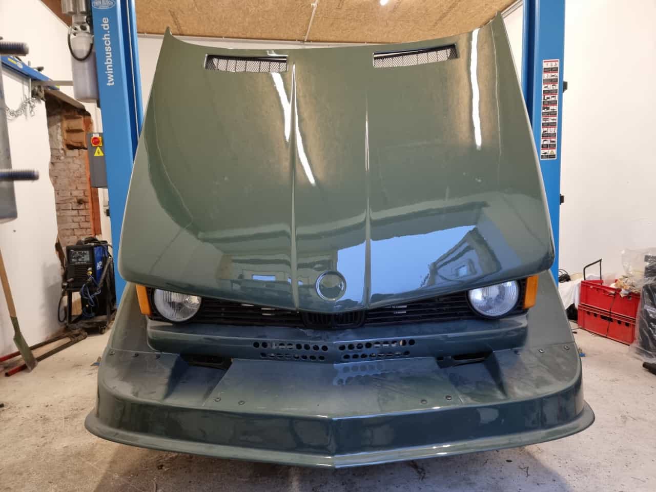 Carbon Motohaube für den BMW E21 – Bild 3