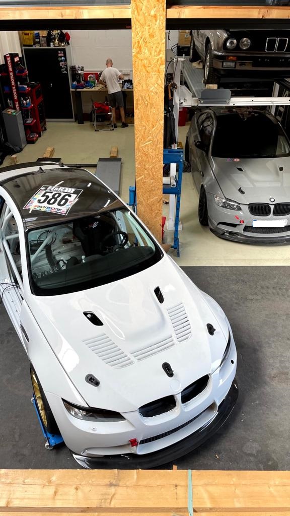 Carbon Motorhaube für BMW E92 M3 GTR / LCI – Bild 3