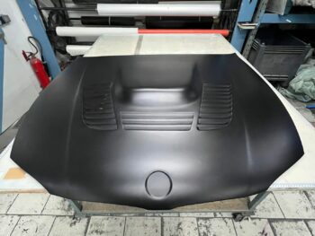 Carbon GTR-Style-Motorhaube mit Powerdom passend für BMW E81/82/87/88 1er M-Modelle